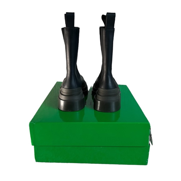 AUTHENTIC Bottega Veneta Tire Chelsea Boot NWT Women’s Size 5.5 - Picture 3 of 6